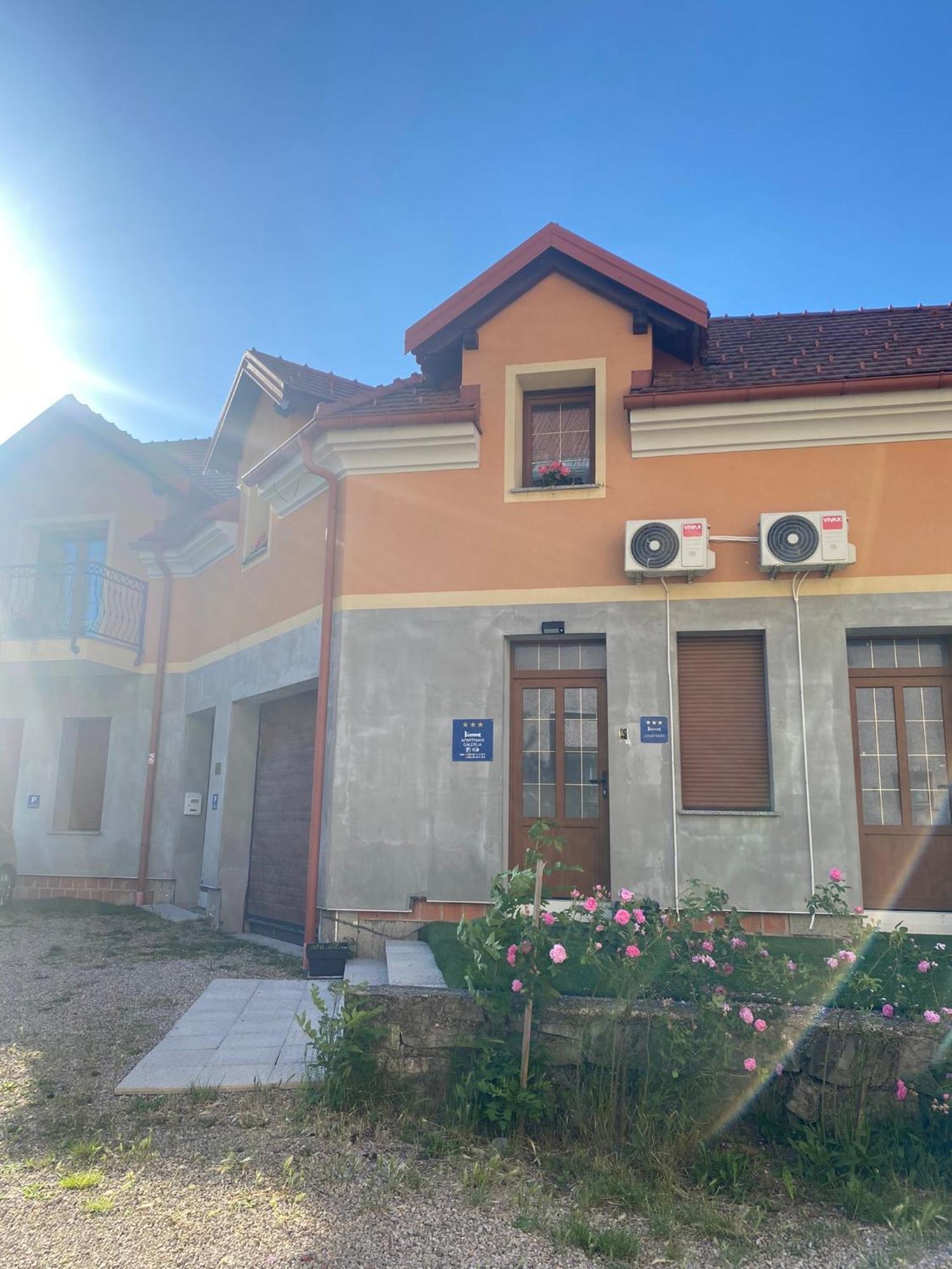 Apartman Galerija 奥古林 外观 照片